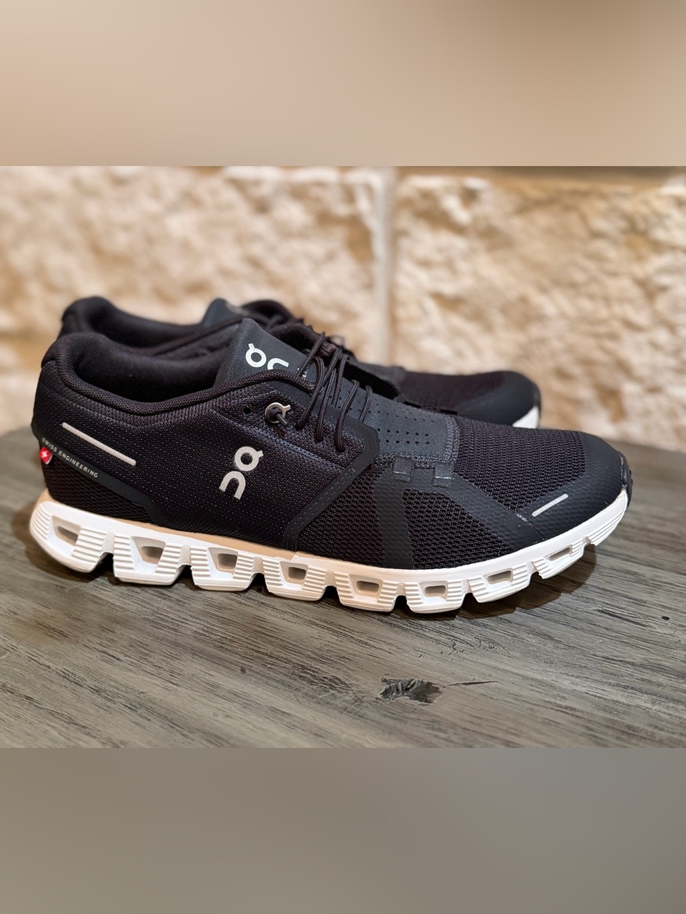 On Running Cloud 5 Women’s Black White Sneakers Running Shoes Size 10